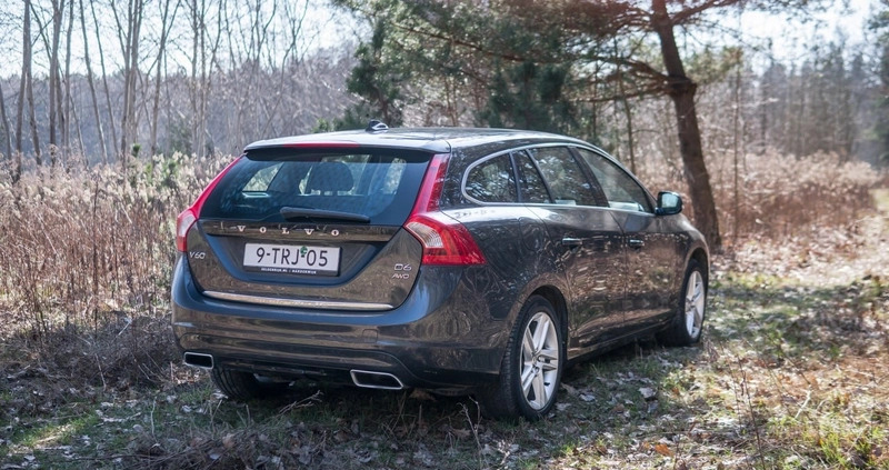 Volvo V60 cena 51800 przebieg: 351507, rok produkcji 2014 z Warszawa małe 631